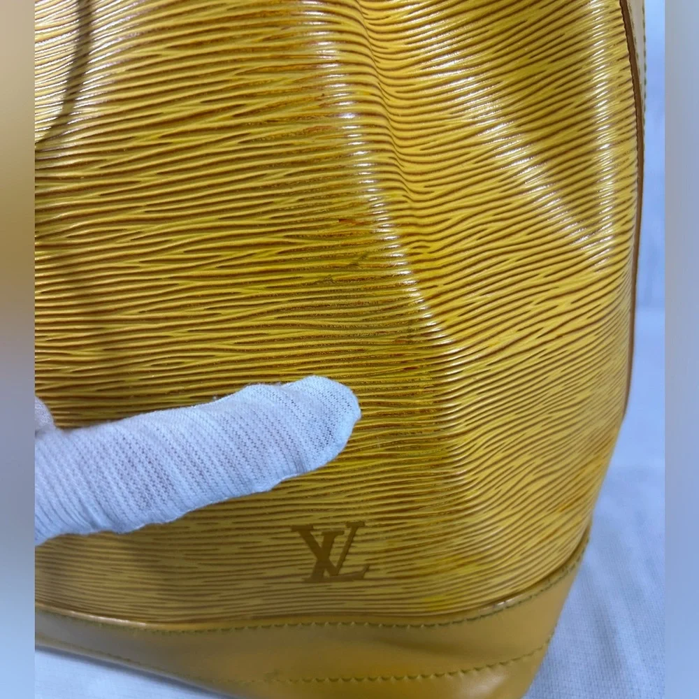3148: Louis Vuitton Epi Noé GM Kenyan Fawn Yellow Bucket Bag